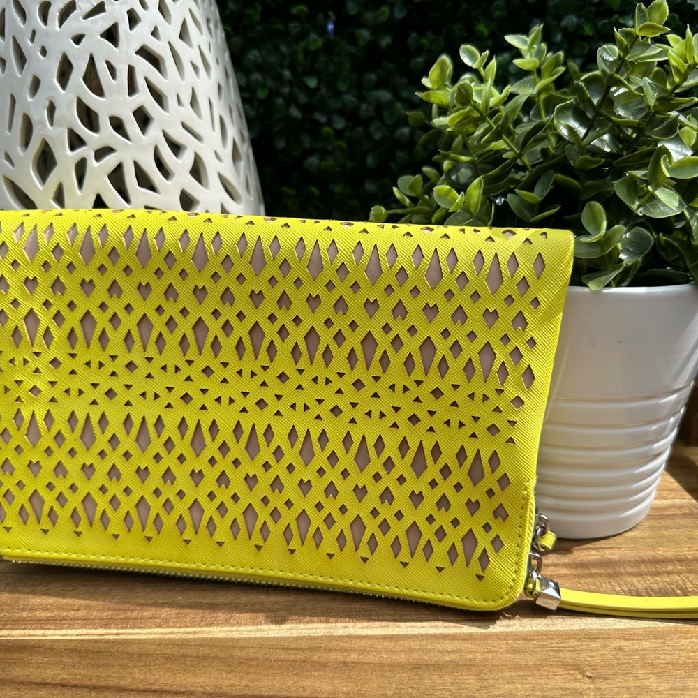 Stella & Dot Vibrant Yellow Women's Clutch
